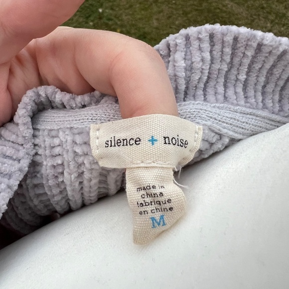 NWOT Sweater - Picture 4 of 4